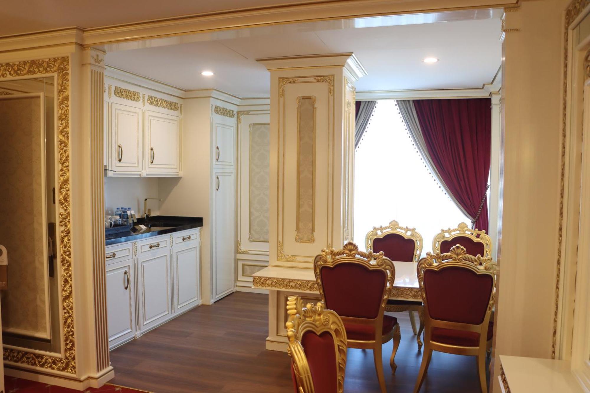 Cristal Erbil Hotel Zewnętrze zdjęcie A typical suite