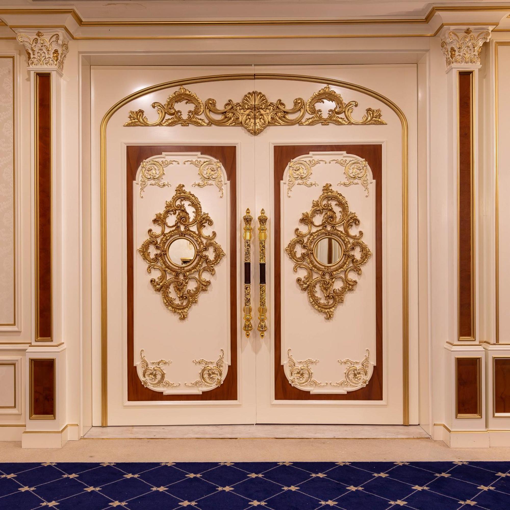 Cristal Erbil Hotel Zewnętrze zdjęcie Door of the Russian embassy in Paris