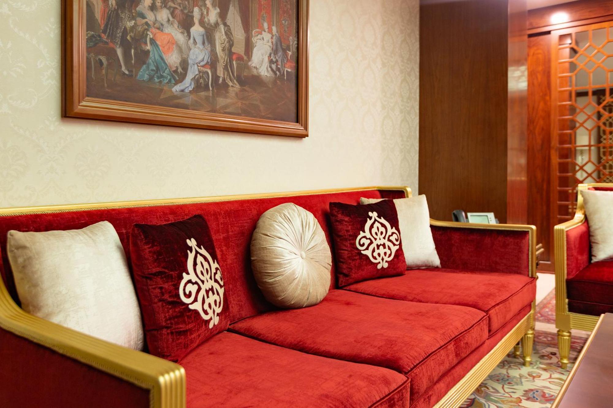 Cristal Erbil Hotel Zewnętrze zdjęcie A sofa