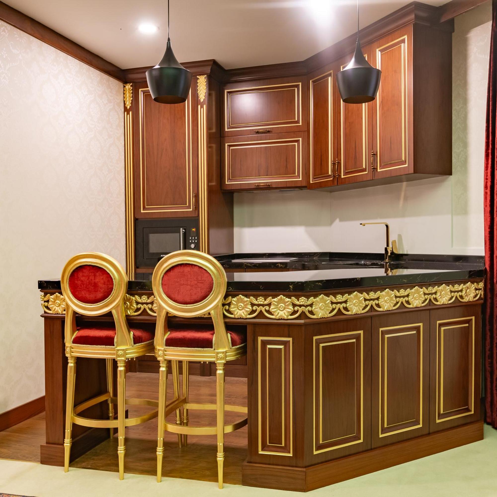 Cristal Erbil Hotel Zewnętrze zdjęcie A wet bar in a hotel suite
