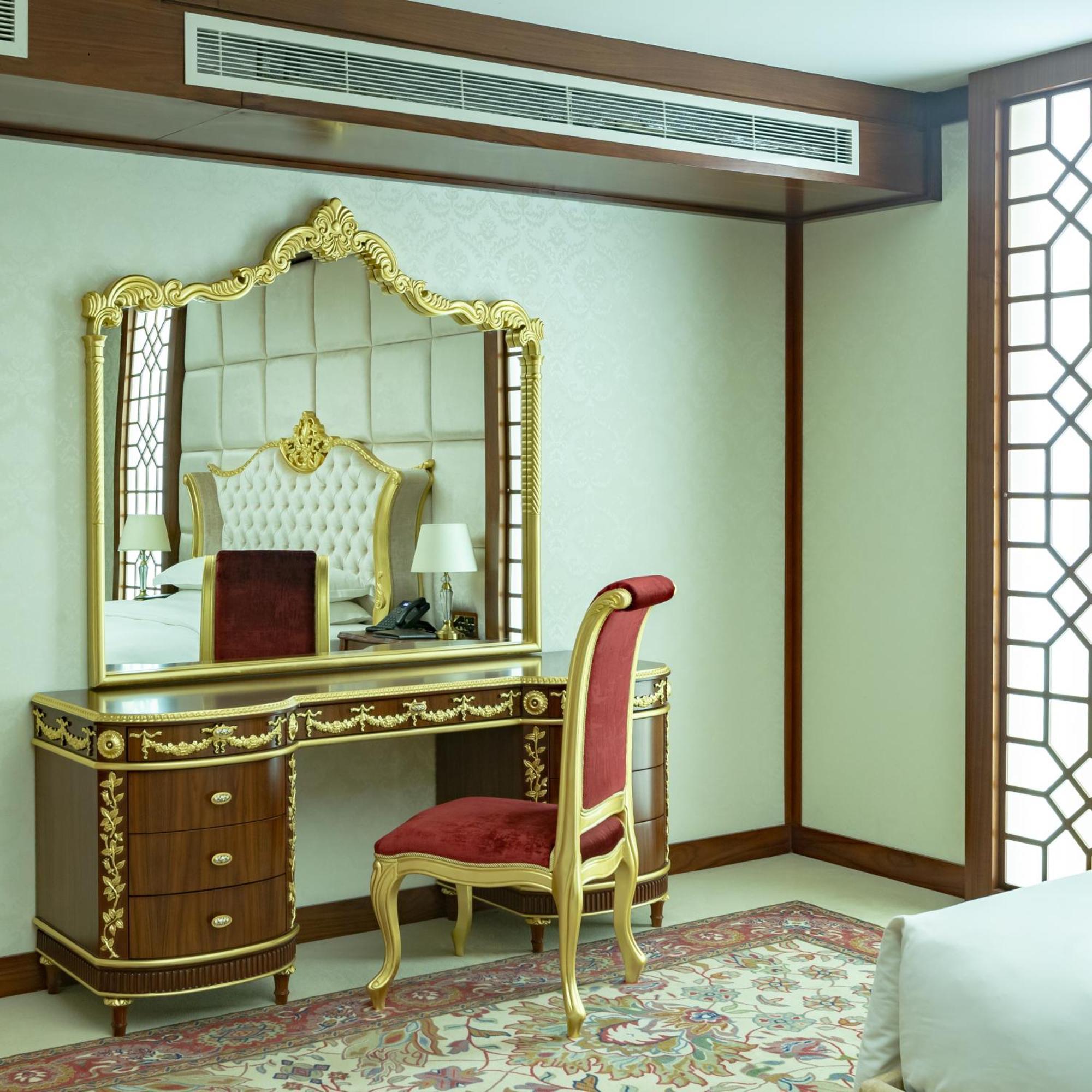 Cristal Erbil Hotel Zewnętrze zdjęcie A dressing table